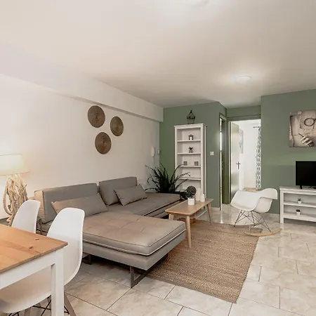 Apartment K I4 *